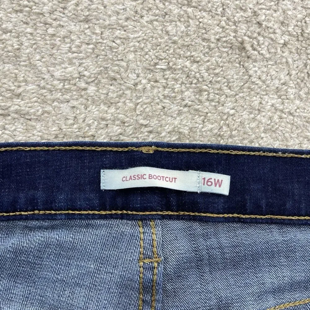 Levis Classic Bootcut Women Jeans Size 16W Blue Dark Wash 30